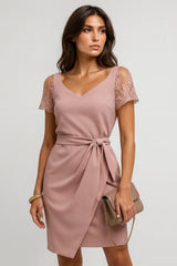 Wanita Lengan Setengah Renda Elegan